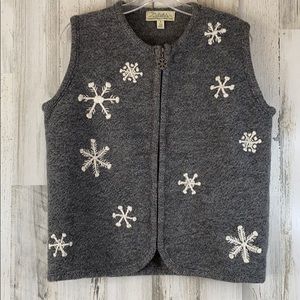 Cabela’s Gray Embroidered Snowflake Sweater Vest 5